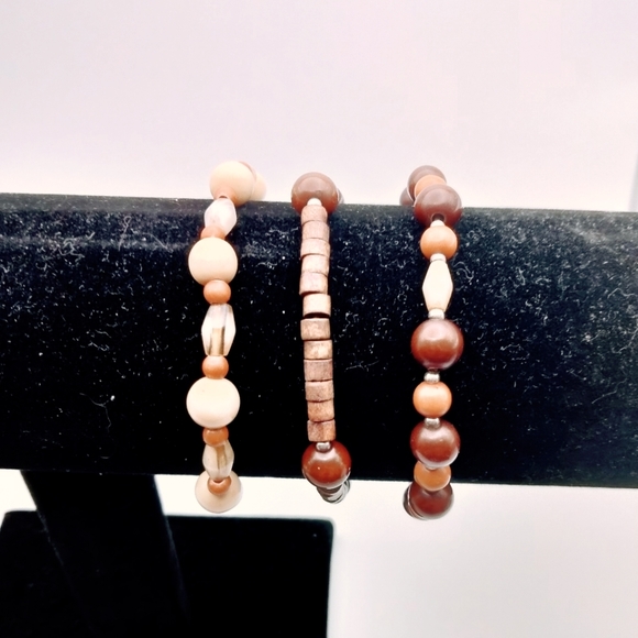 Bracelets - Picture 2 of 3